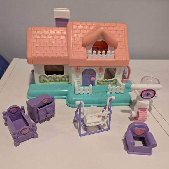 Vintage 1988 Fisher Price Smooshees Cuddles House with 5 accessories - Picture 1 of 7